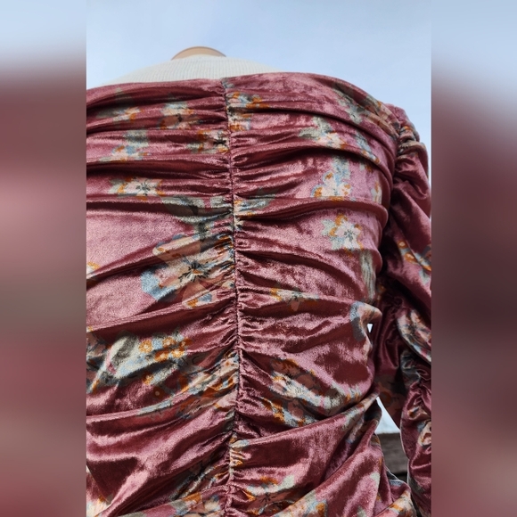 Free People Velour Velvet Long Sleeve Crop Off The Shoulder Rushing Fall Top - Picture 11 of 15